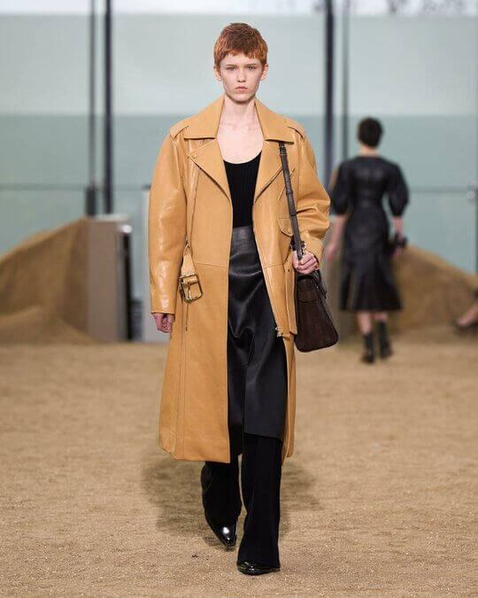 Тренчи и плащи в коллекции Chloe