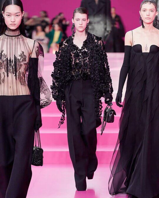 Черный цвет в коллекции Valentino